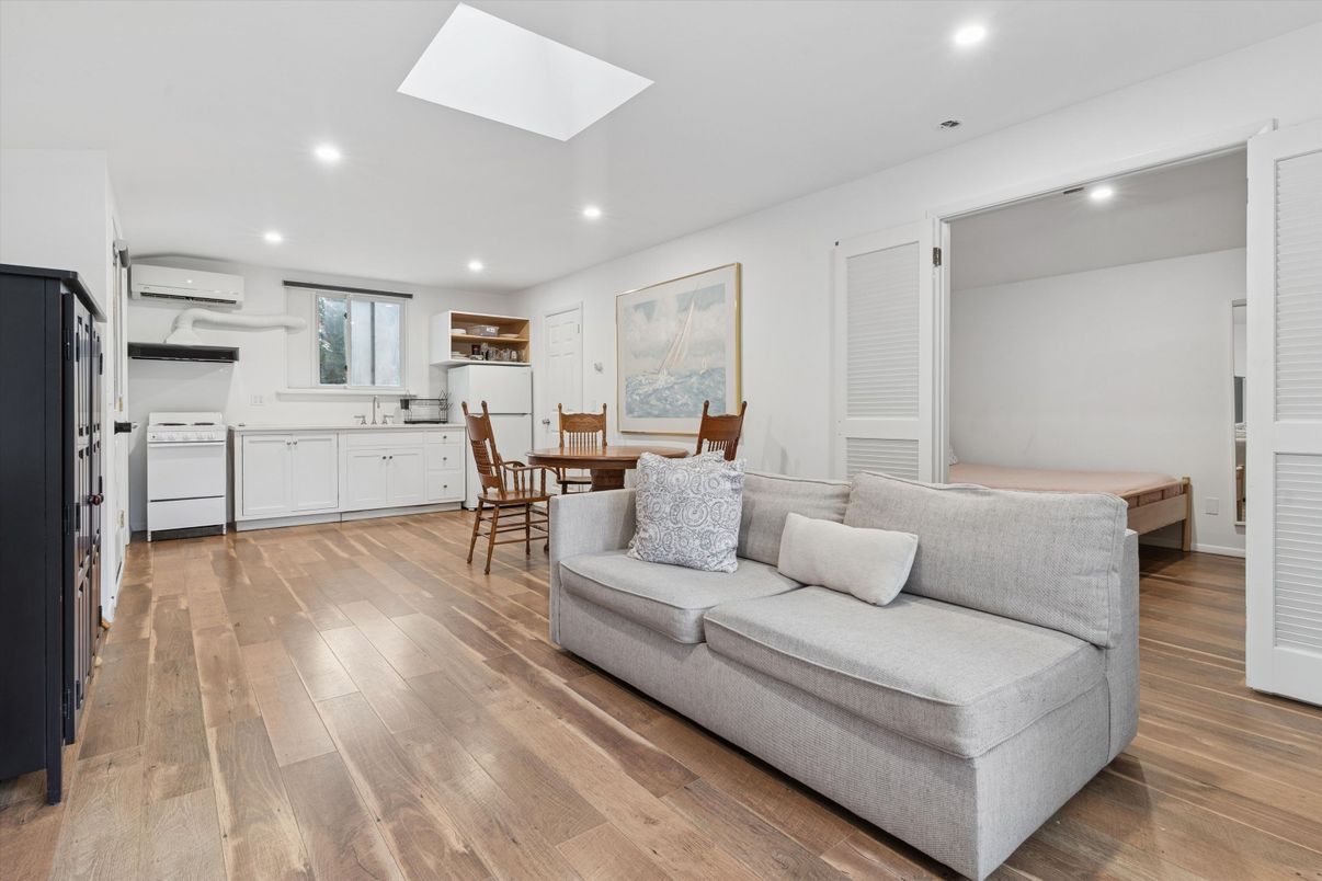 Dining room, Interior, Kitchen, Recessed Lighting, Wood Texture Flooring