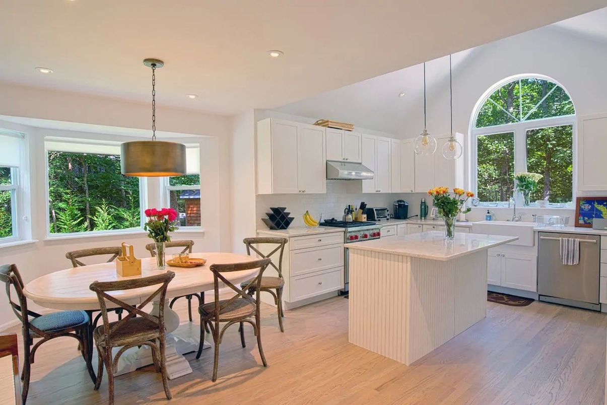 Dining room, Interior, Kitchen, Pendant Lights, Recessed Lighting, Stainless Steel Appliances, Wood Texture Flooring