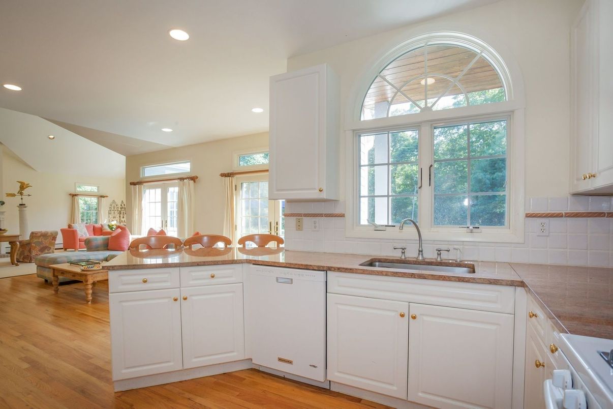 Dining room, Interior, Kitchen, Living room, Recessed Lighting, Wood Texture Flooring