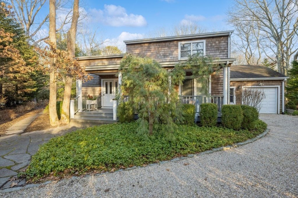 Attached, Exterior, Facade, American Foursquare