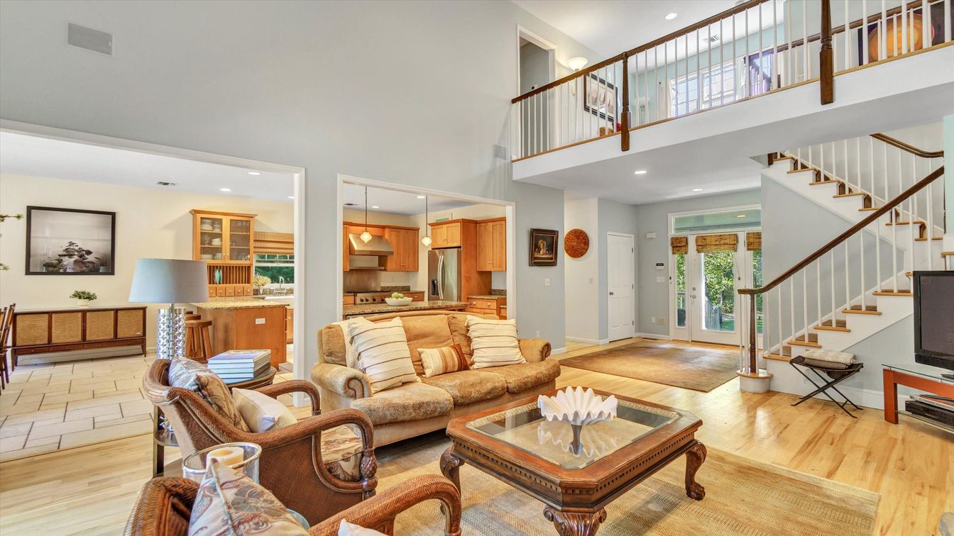 Interior, Kitchen, Living room, Pendant Lights, Recessed Lighting, Wood Texture Flooring