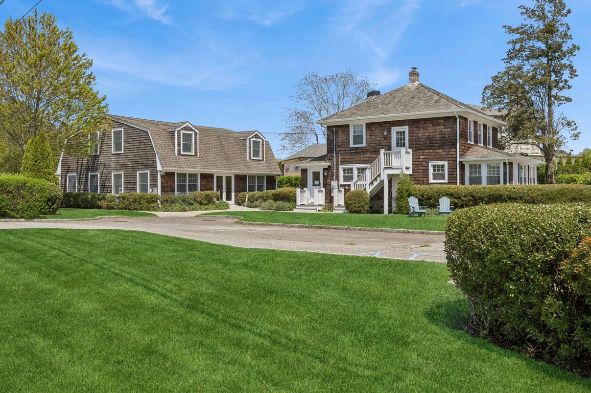 Backyard, Exterior, Facade, Brick Facade, Georgian