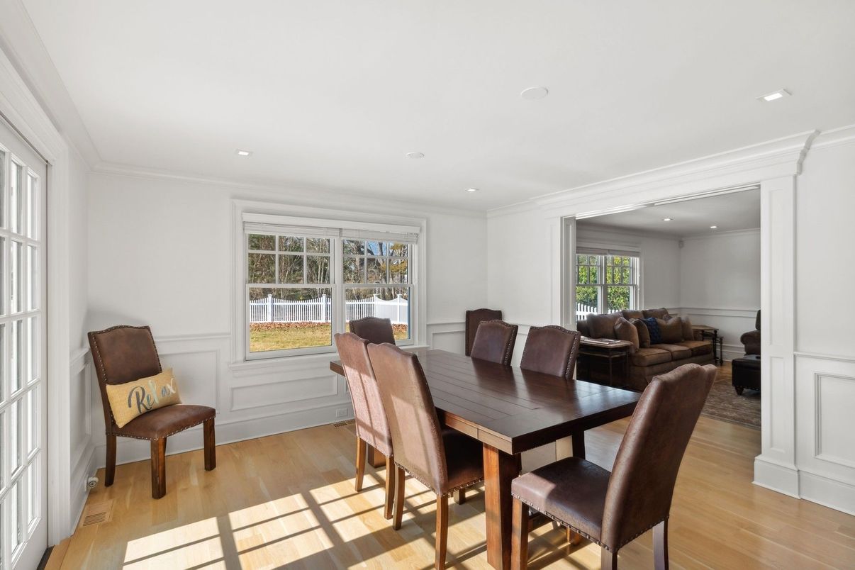 Dining room, Interior, Living room, Recessed Lighting, Wood Texture Flooring