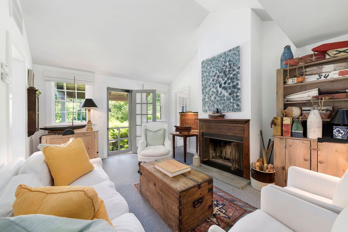 Fireplace, Interior, Living room