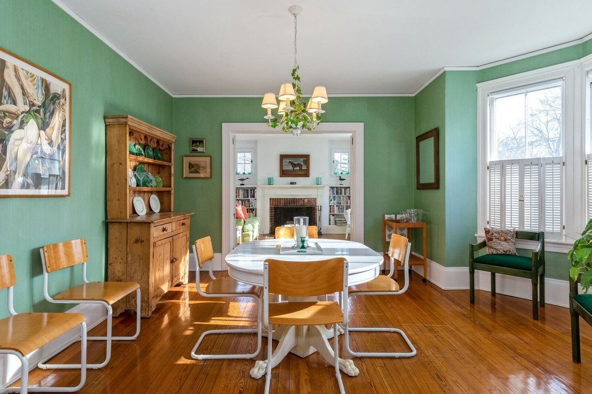 Chandelier, Dining room, Fireplace, Interior, Wood Texture Flooring