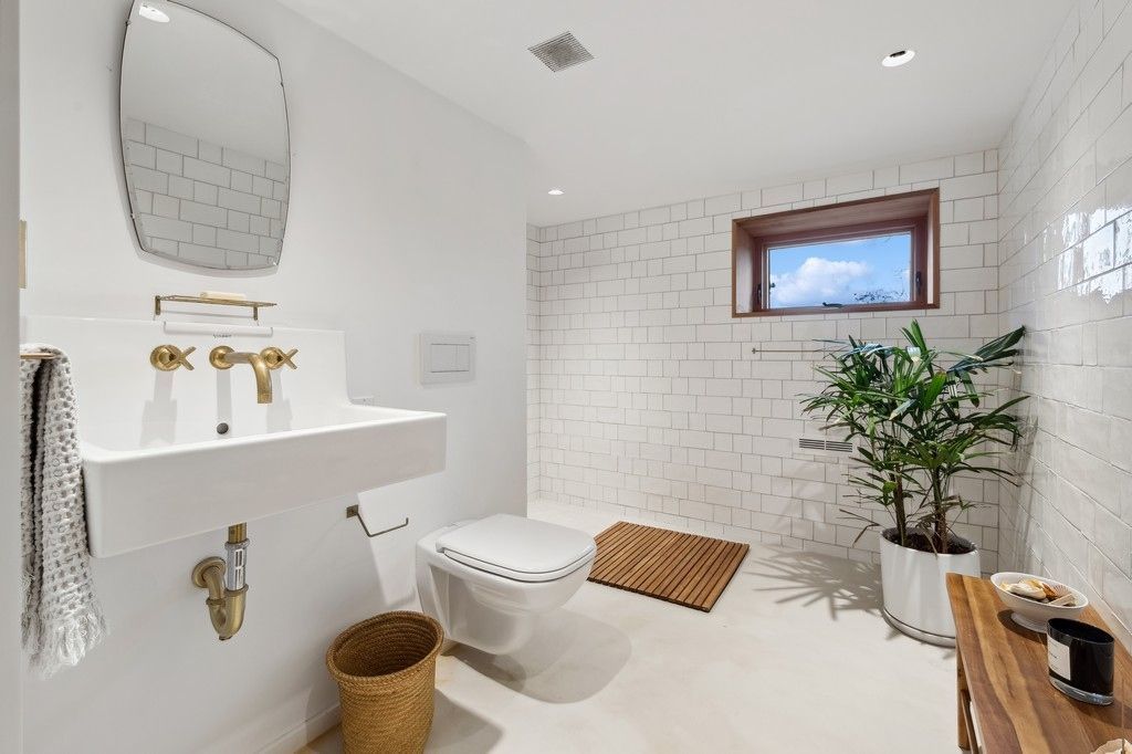 Bathroom, Interior, Recessed Lighting