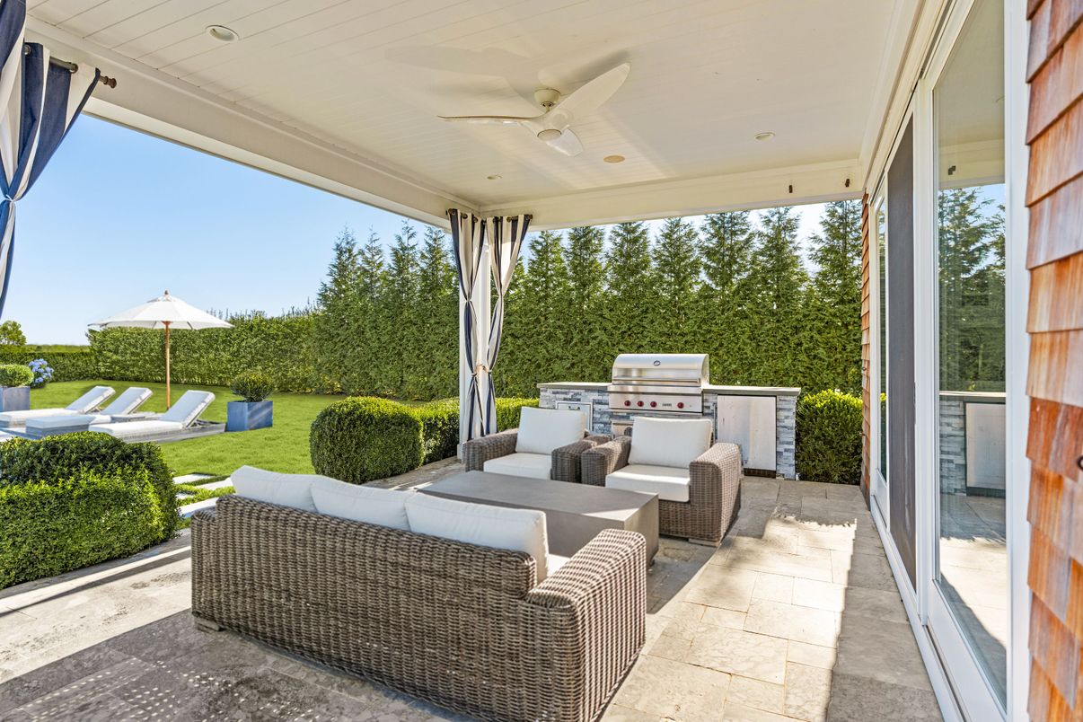 Exterior, Outdoor Kitchen