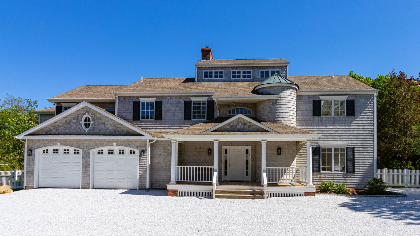Attached, Exterior, Facade, American Foursquare