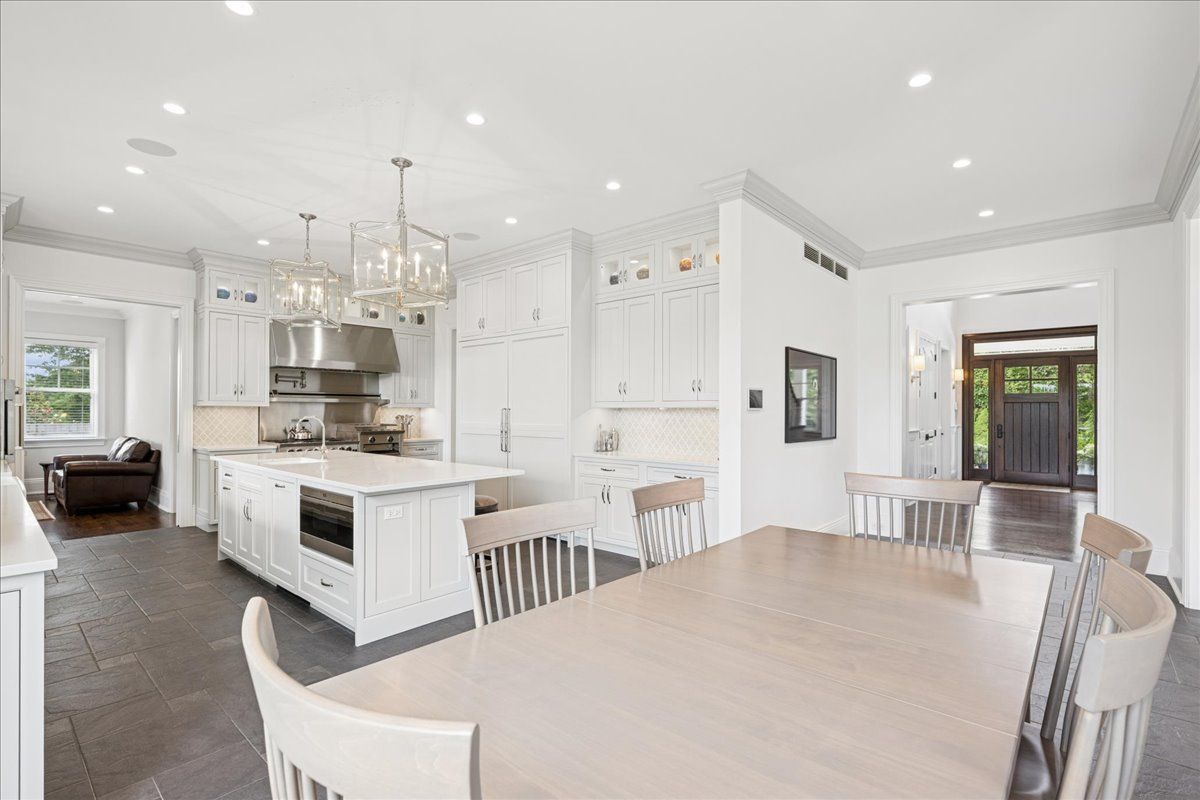 Chandelier, Dining room, Interior, Kitchen, Pendant Lights, Recessed Lighting, Stainless Steel Appliances