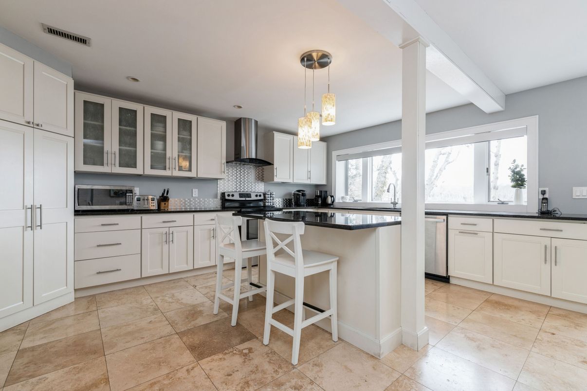 Interior, Kitchen, Pendant Lights, Recessed Lighting, Stainless Steel Appliances