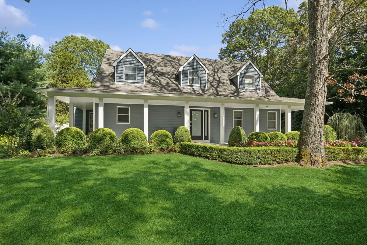 Exterior, Facade, Cape Cod