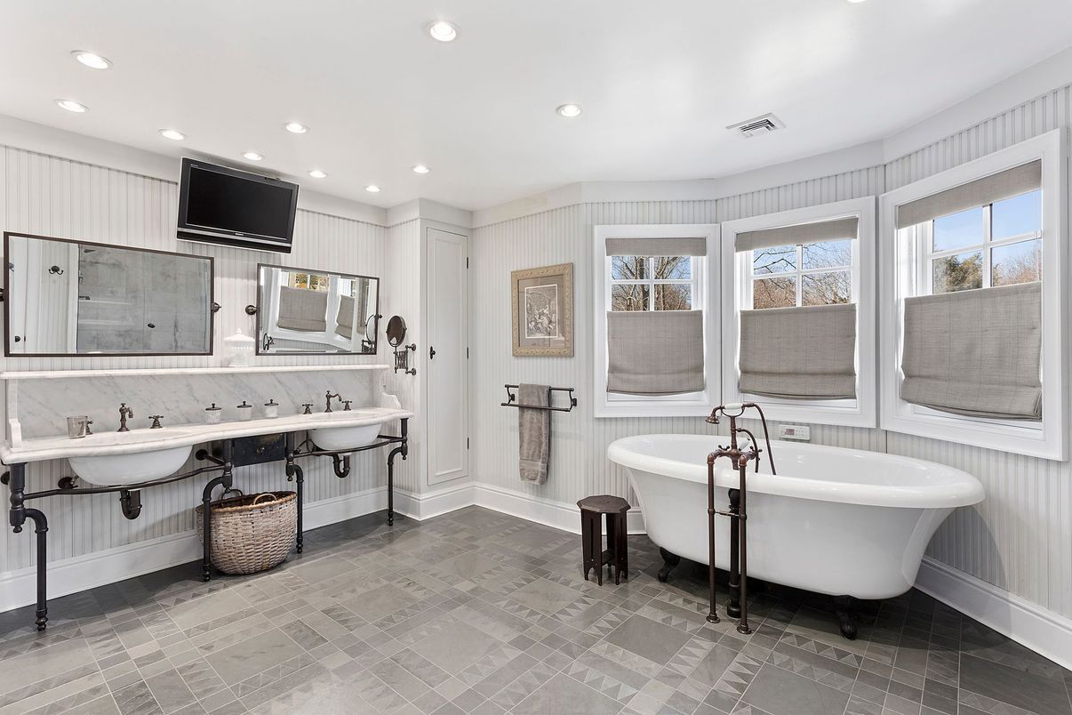 Bathroom, Dual Sink Vanities, Free Standing Baths, Interior, Recessed Lighting