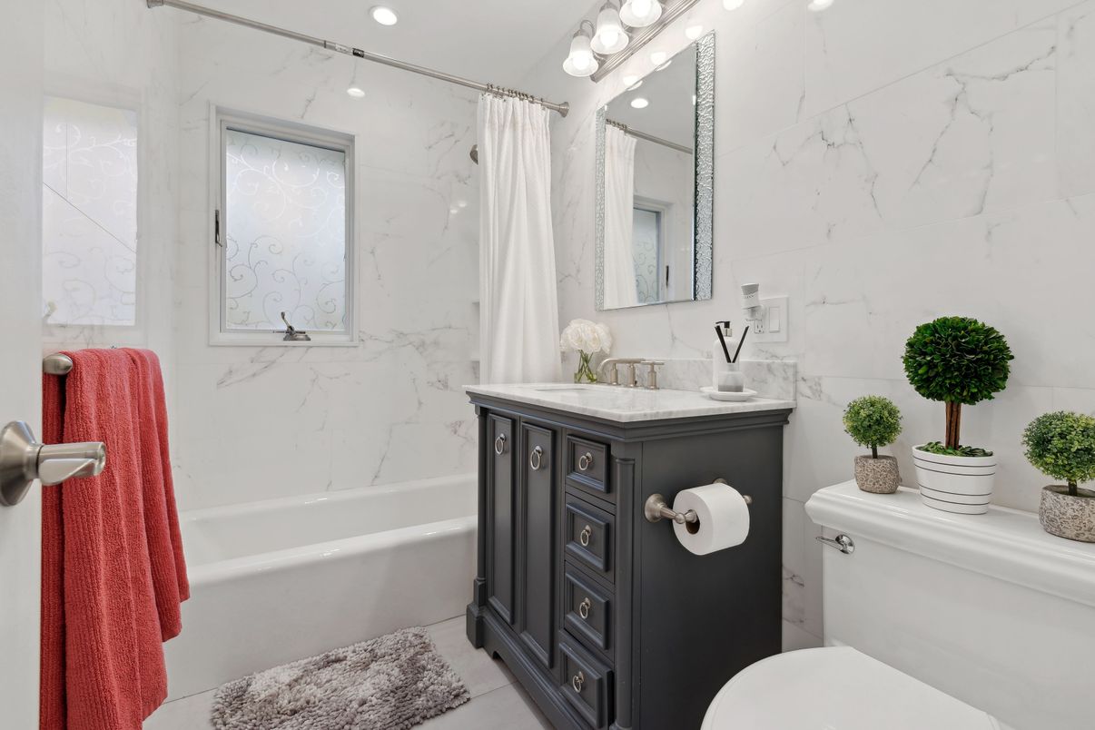 Bathroom, Interior, Marble Walls, Recessed Lighting
