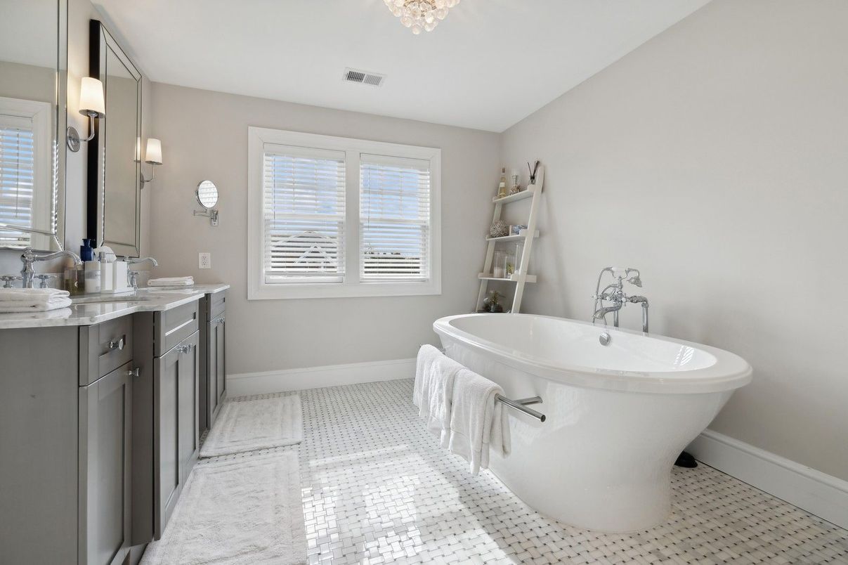 Bathroom, Free Standing Baths, Interior