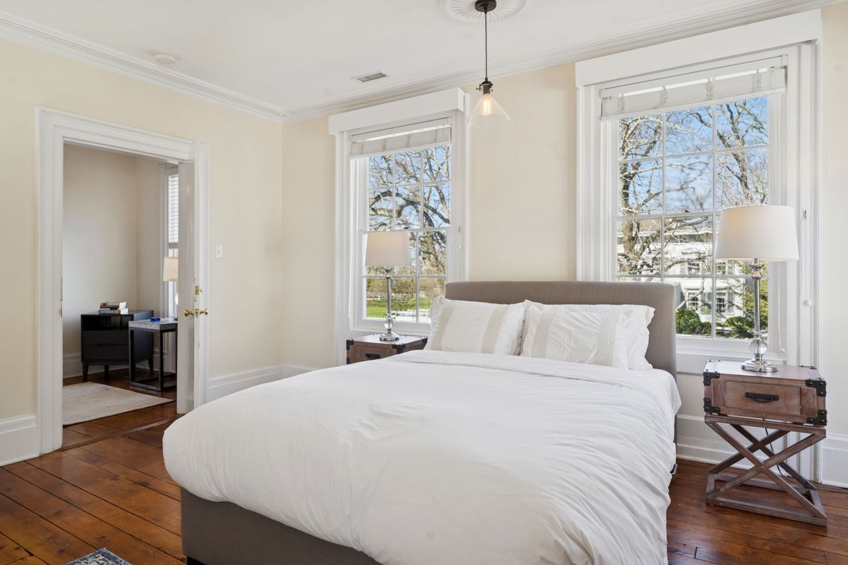 Bedroom, Interior, Pendant Lights, Wood Texture Flooring