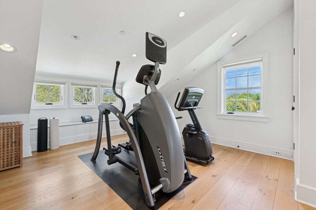 Fitness Equipment, Interior, Recessed Lighting, Wood Texture Flooring