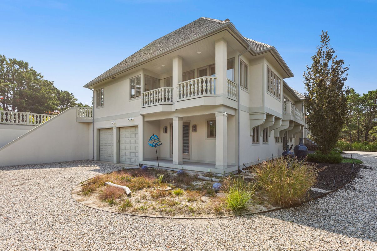 Attached, Exterior, Facade, Mediterranean