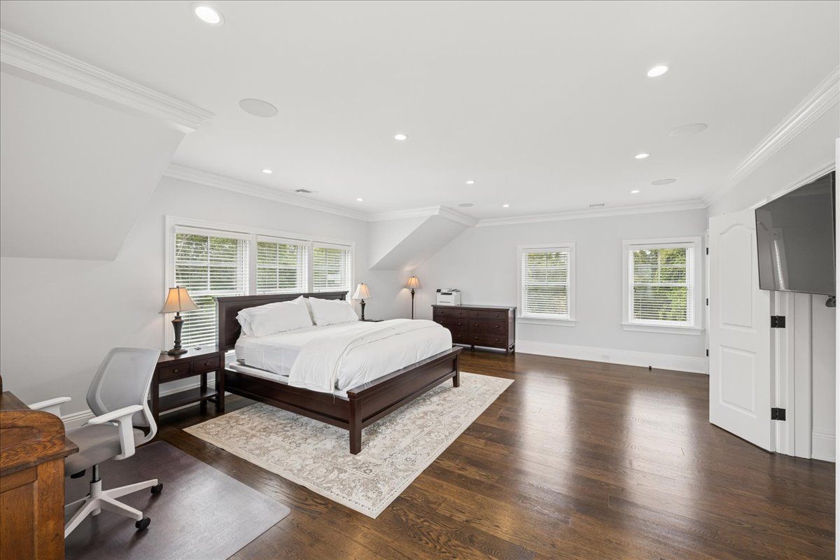 Bedroom, Home Office, Interior, Recessed Lighting, Wood Texture Flooring