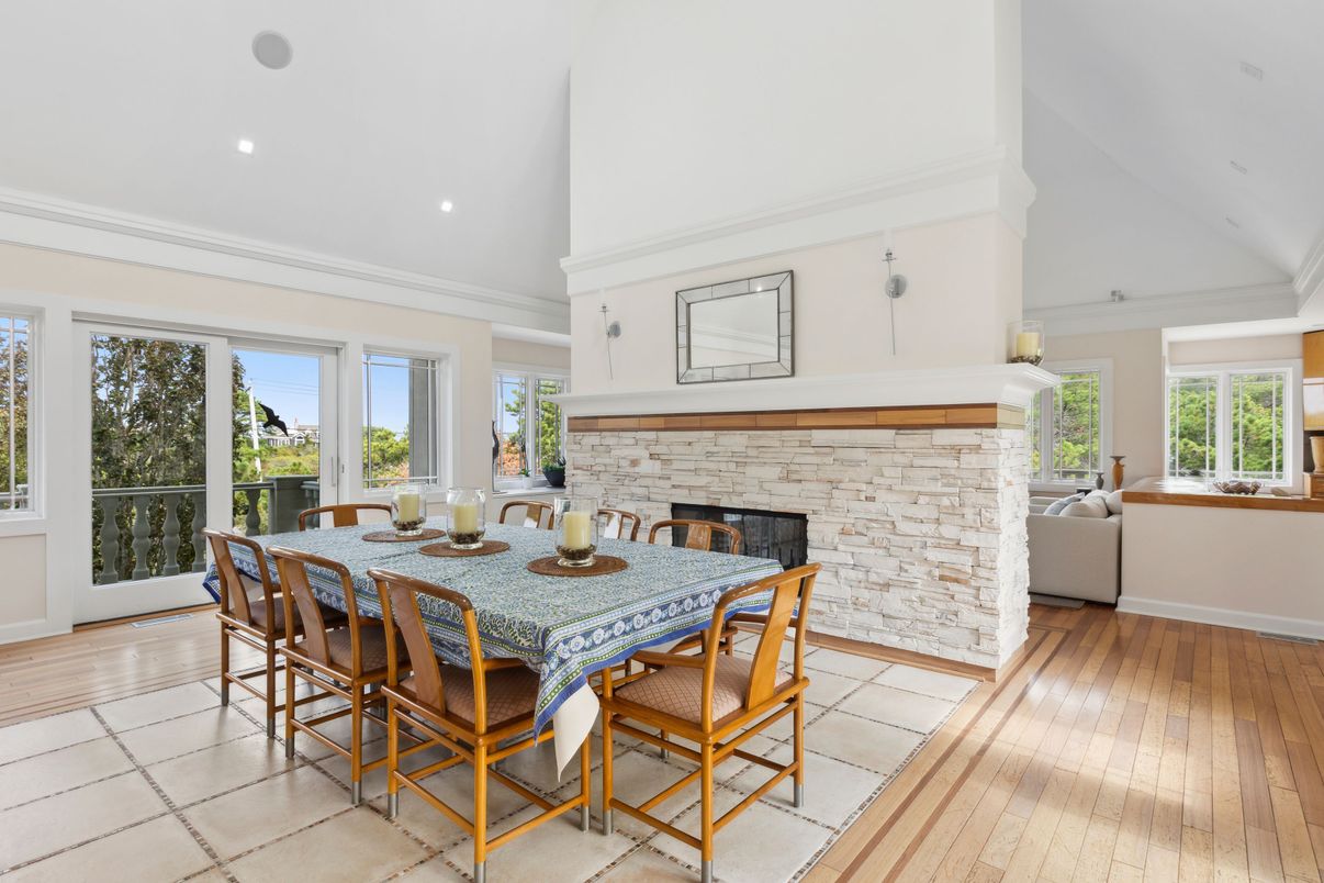 Dining room, Fireplace, Interior, Recessed Lighting, Wood Texture Flooring