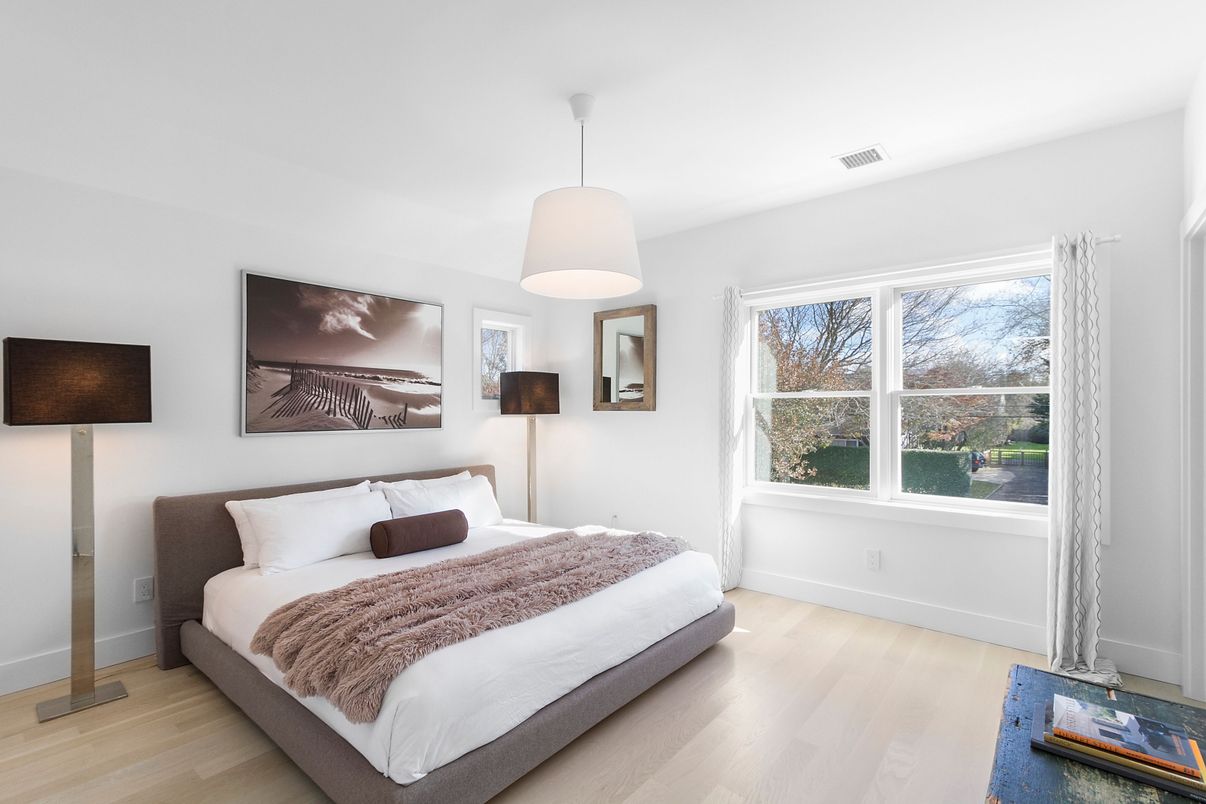 Bedroom, Interior, Pendant Lights, Wood Texture Flooring