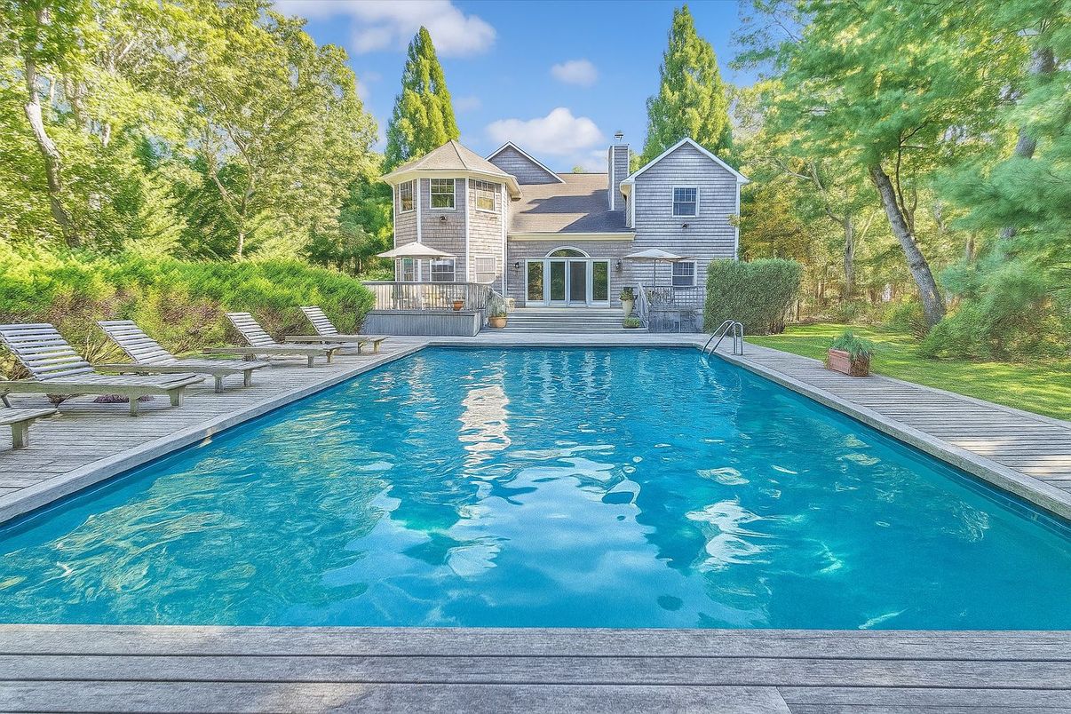 Exterior, Pool