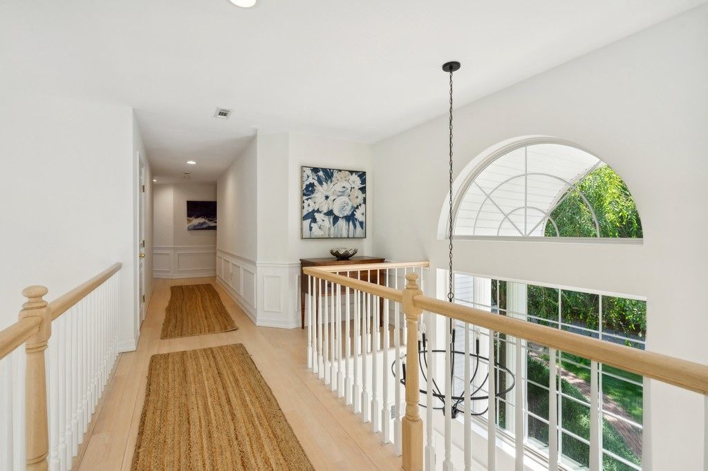 Interior, Pendant Lights, Recessed Lighting, Wood Texture Flooring