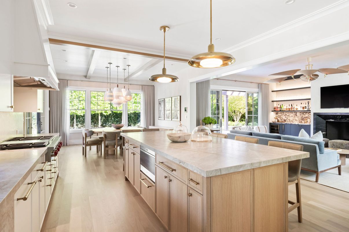 Dining room, Interior, Kitchen, Living room, Pendant Lights, Recessed Lighting, Stainless Steel Appliances, Wood Texture Flooring