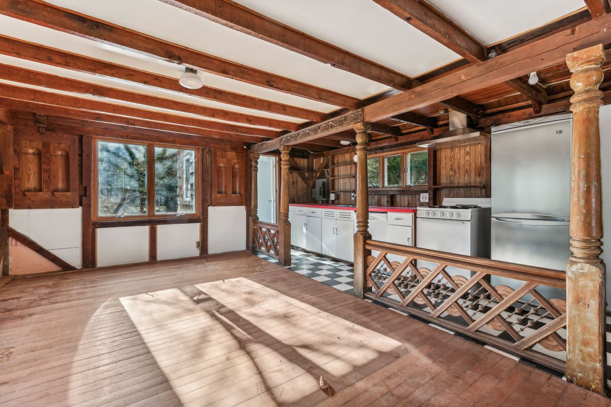 Interior, Washer, Wooden Beams, Wood Texture Flooring, Wooden Walls