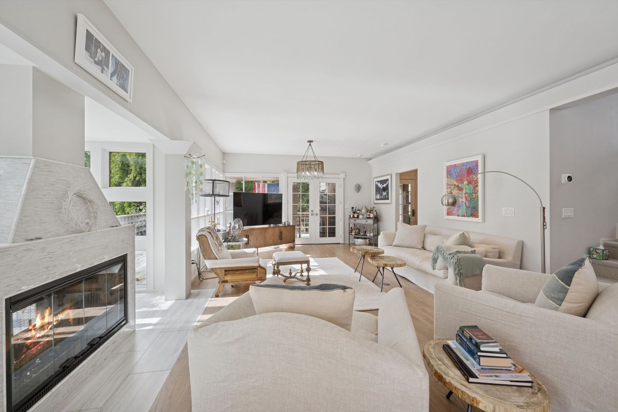 Chandelier, Dining room, Fireplace, Interior, Living room, Wood Texture Flooring