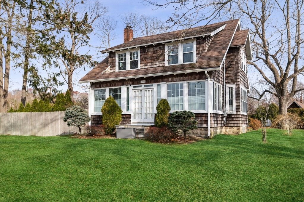 Backyard, Exterior, Facade, American Foursquare