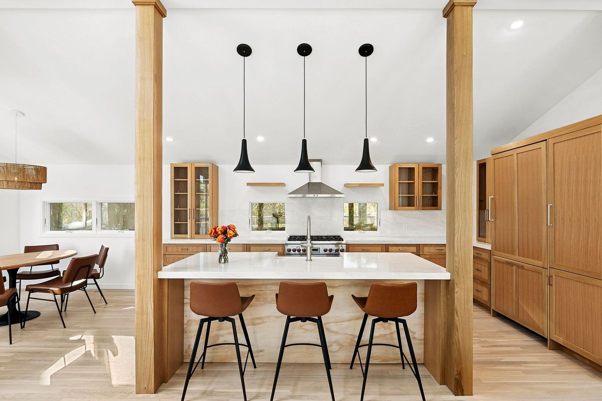 Dining room, Interior, Kitchen, Pendant Lights, Recessed Lighting, Stainless Steel Appliances, Wood Texture Flooring