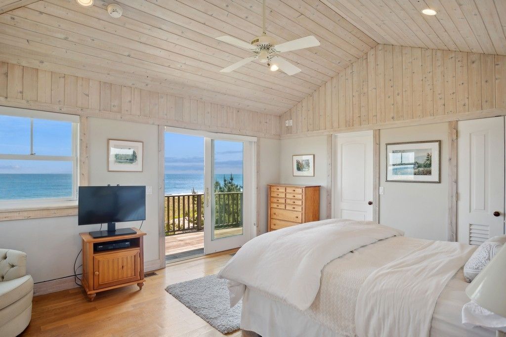 Bedroom, Interior, Recessed Lighting, Water, Wooden Ceilings, Wood Texture Flooring, Wooden Walls