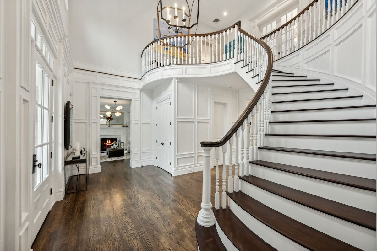 Chandelier, Fireplace, Interior, Recessed Lighting, Wood Texture Flooring