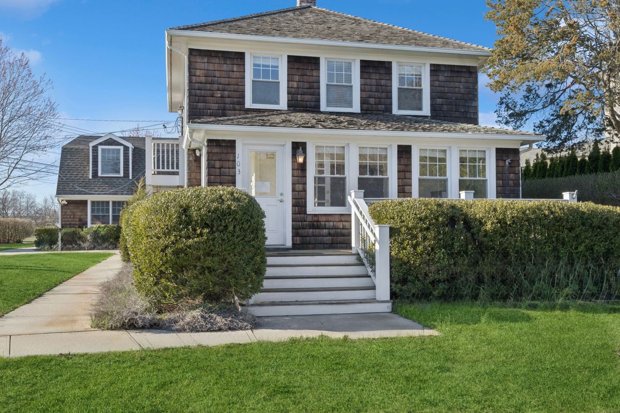 Exterior, Facade, Georgian