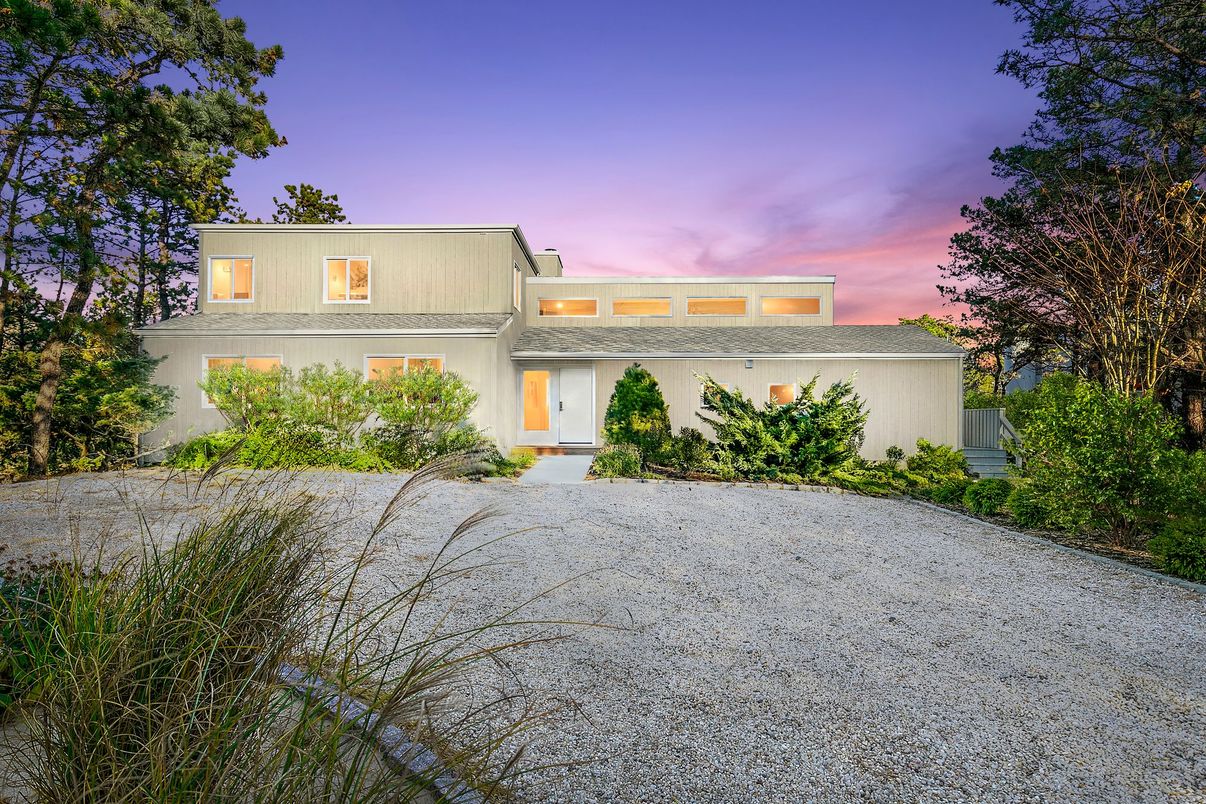 Backyard, Exterior, Facade, Farmhouse