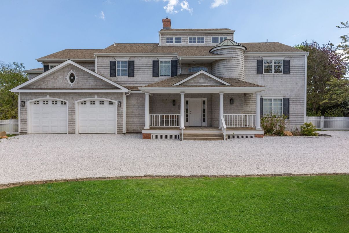 Attached, Exterior, Facade, American Foursquare