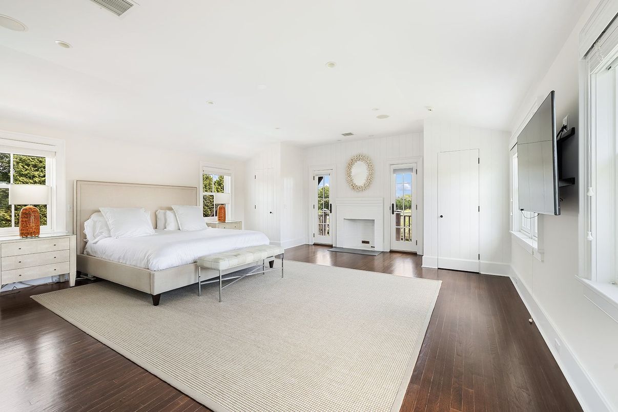 Bedroom, Fireplace, Interior, Recessed Lighting, Wood Texture Flooring