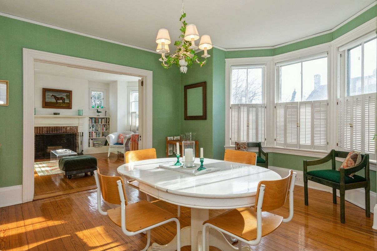 Chandelier, Dining room, Fireplace, Interior, Wood Texture Flooring