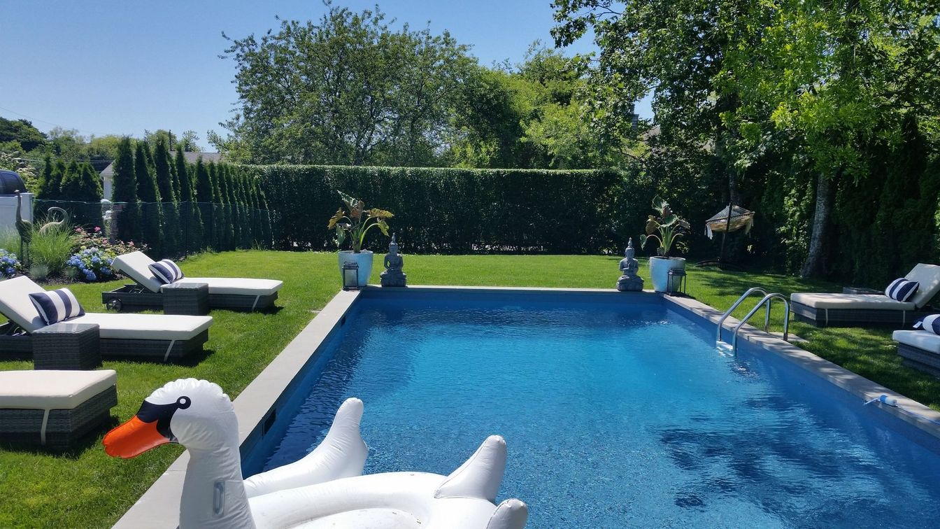 Exterior, Pool