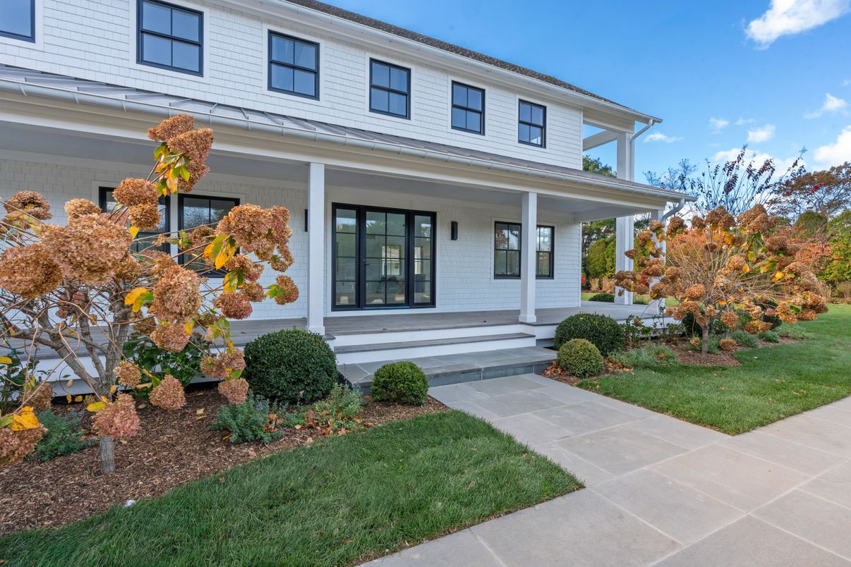 Exterior, Facade, American Foursquare