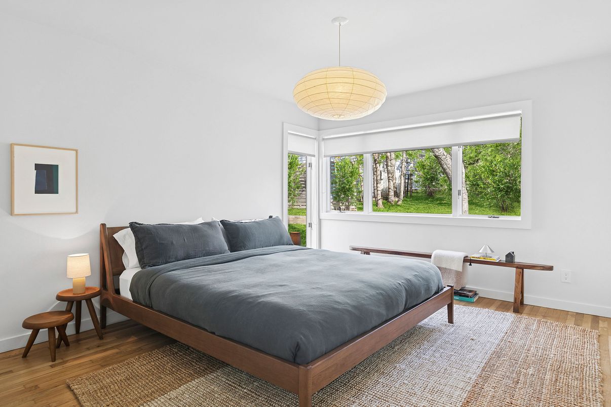 Bedroom, Interior, Pendant Lights, Wood Texture Flooring