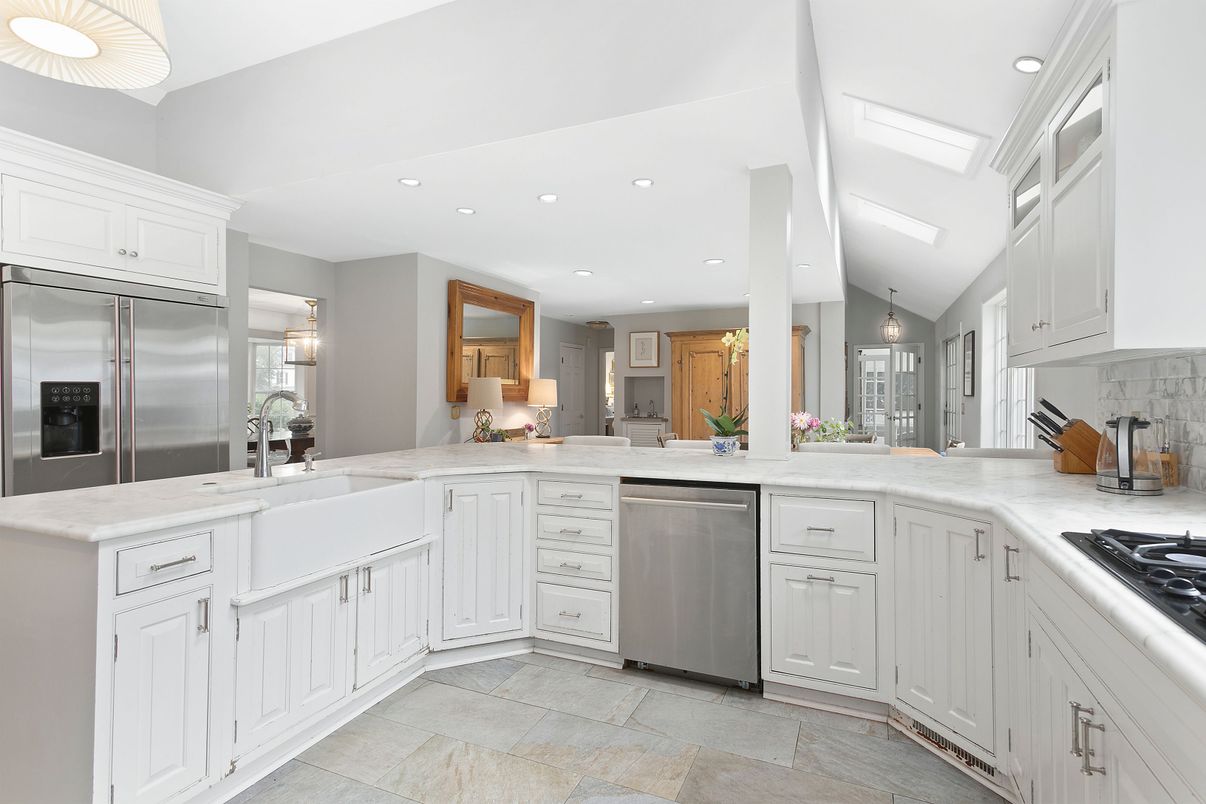 Interior, Kitchen, Pendant Lights, Recessed Lighting, Stainless Steel Appliances