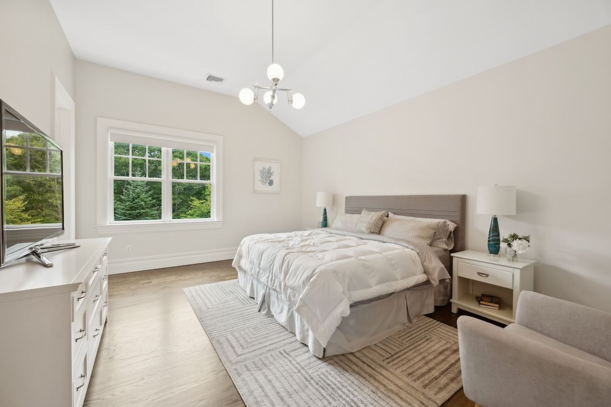 Bedroom, Interior, Pendant Lights, Wood Texture Flooring
