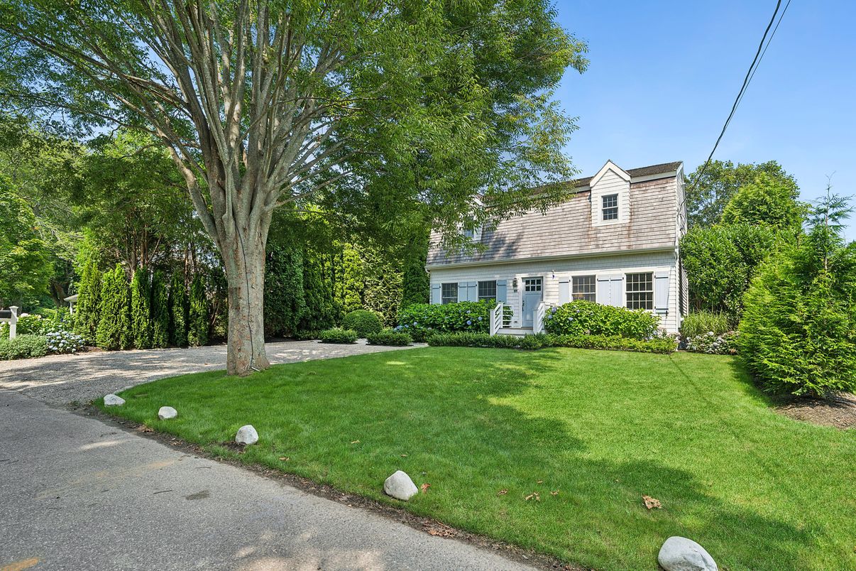 Backyard, Exterior, Facade, Cape Cod