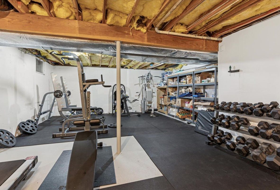 Fitness Equipment, Interior, Wooden Beams