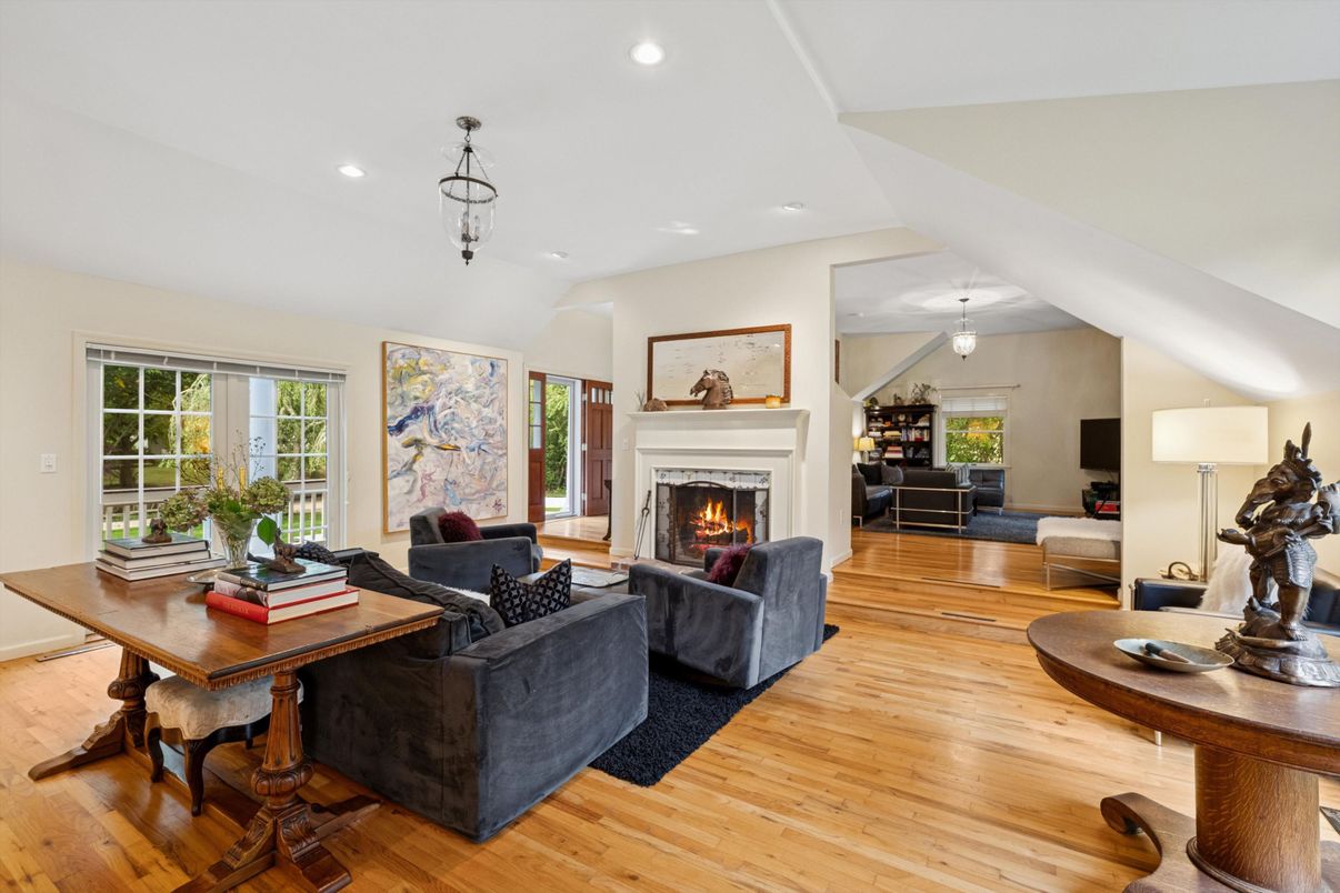 Fireplace, Interior, Living room, Pendant Lights, Recessed Lighting, Wood Texture Flooring