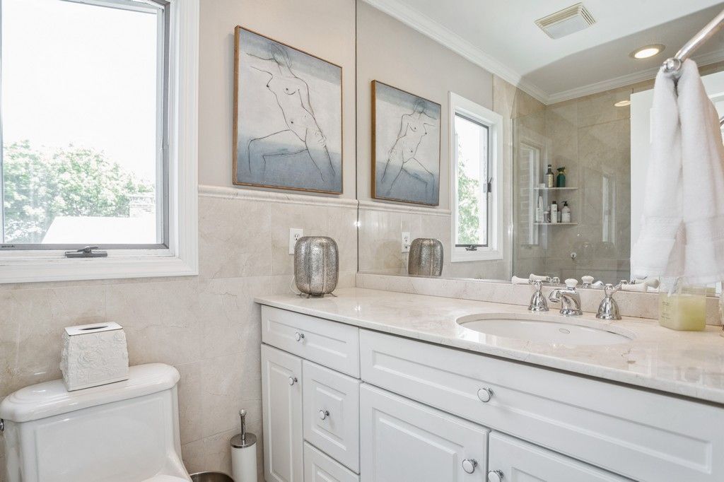 Bathroom, Interior, Recessed Lighting