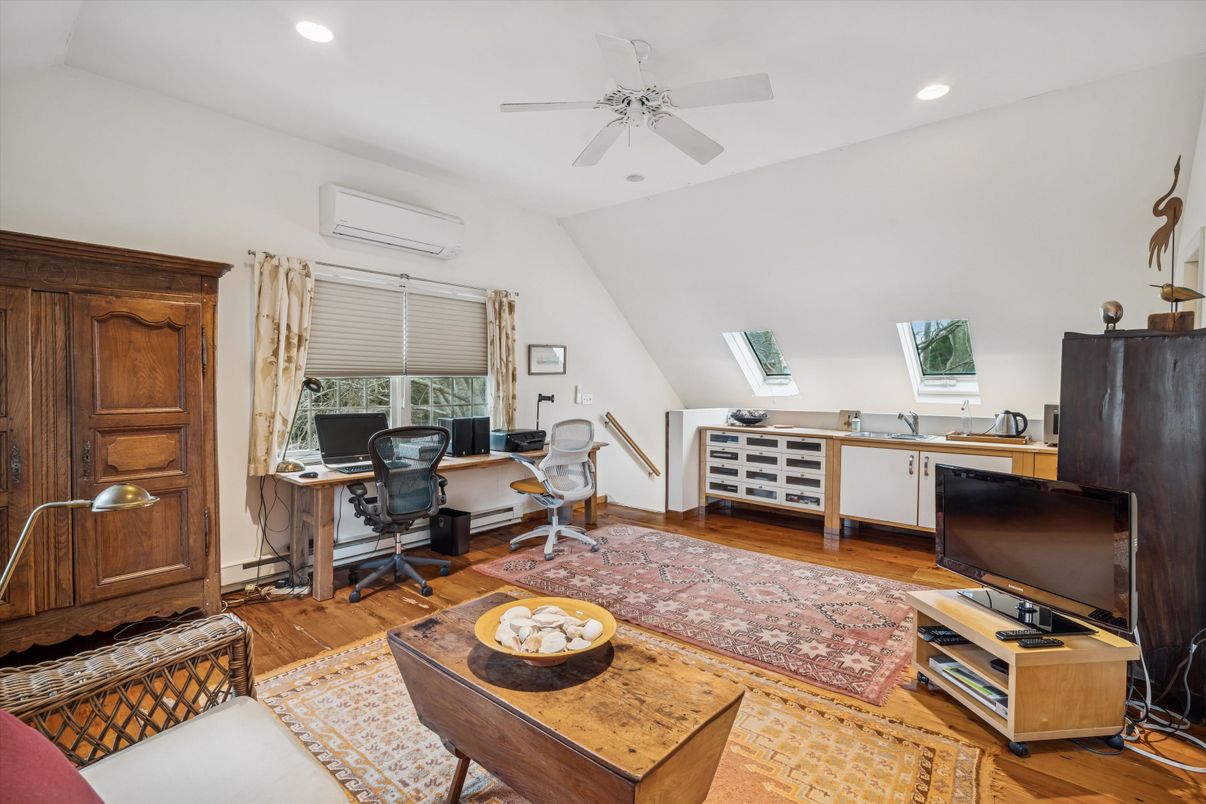 Home Office, Interior, Recessed Lighting, Wood Texture Flooring