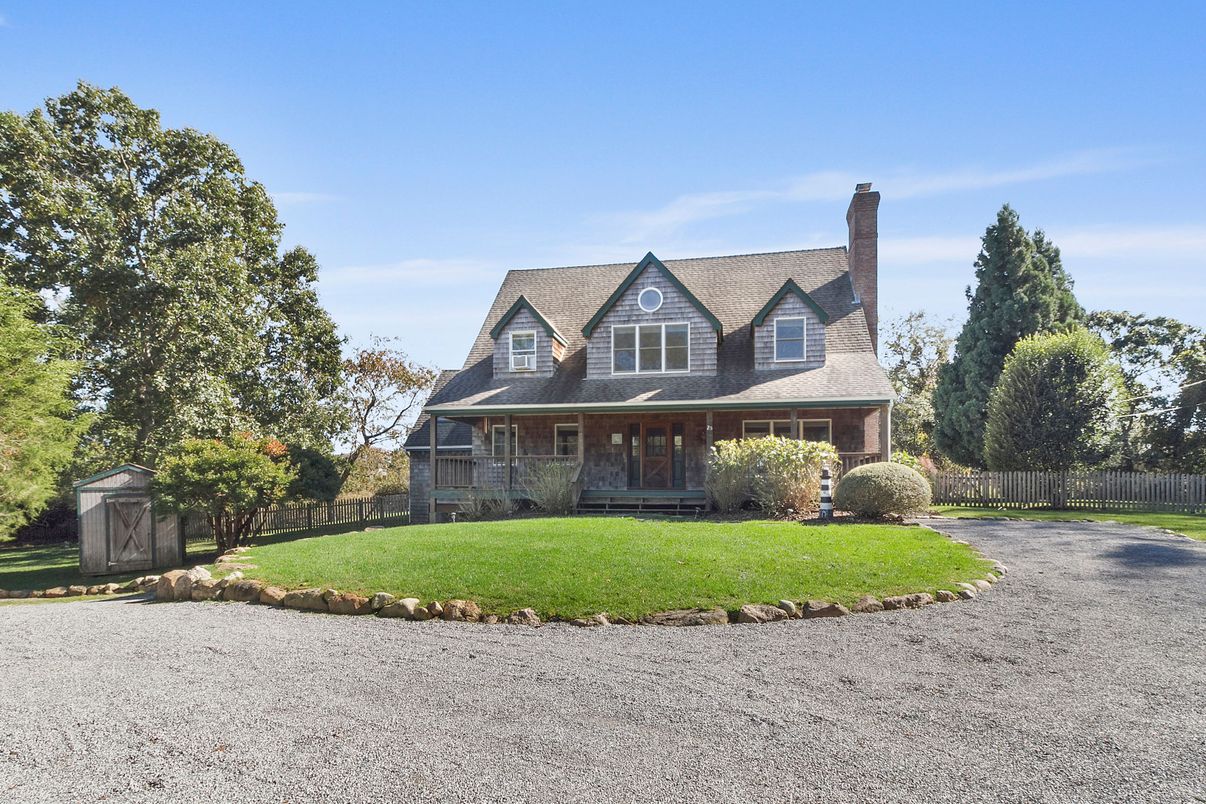 Backyard, Exterior, Facade, Brick Facade, Queen Anne Victorian