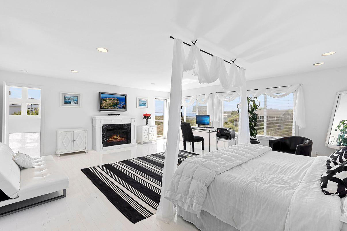 Bedroom, Fireplace, Interior, Recessed Lighting, Wood Texture Flooring